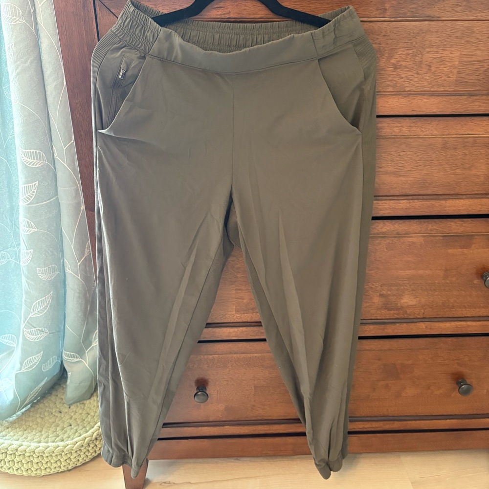 Brooklyn mid rise Joggers